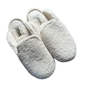 Dearfoams Women's Cream Memory Foam Slippers thumbnail 1