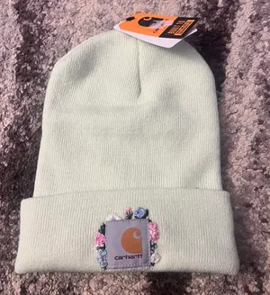 Beanie With Flowers thumbnail 1