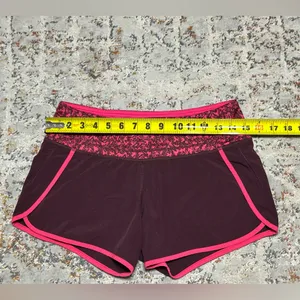 Lululemon Run Times Shorts Bordeaux Drama and Bon Bon Mountain Peaks size 4 thumbnail 5