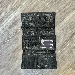 Kenneth Cole Reaction black patent leather wallet thumbnail 5