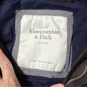 Abercrombie & Fitch Women’s Y2K Vintage Puffer Quilted Vest Full Zip in Brown S thumbnail 7