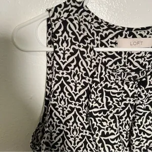 Loft Women's Sz Small Sleeveless Button Down Ruffle Blouse Black White Geometric thumbnail 6