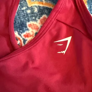 245 Gymshark Razer Back Burgundy Sports Bra Small thumbnail 4