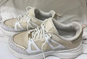 Chunky Sneakers by G by GUESS cream and white trainers 9.5 thumbnail 1