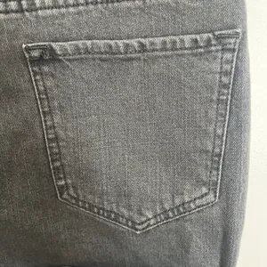 Womens Urban Outfitters BDG Mom High Rise Black Denim Shorts Size 28‎ thumbnail 11