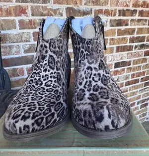 Very G Divine Leopard Print Ankle Booties LIGHT Taupe Women’s Size 9.5 NIB thumbnail 1