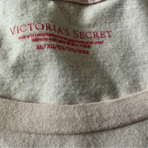Y2K Victoria’s Secret Angel glitter pink t-shirt size xl thumbnail 4
