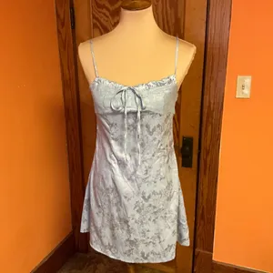 Cider Silver Satin Floral Mini Dress Lace Trim Slip Dress Spaghetti Strap thumbnail 6