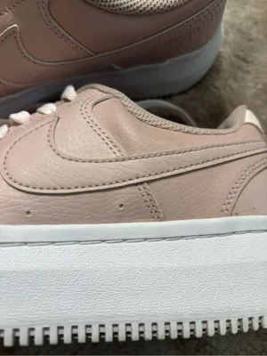 Nike Sneakers Women’s Size 9 Pink Low-Top Sneakers thumbnail 4