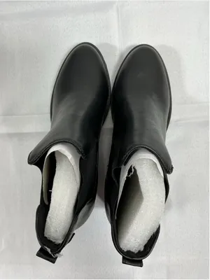 Woman’s New Soda Chelsea Pull On Bootie Size 8 Black Faux Leather Block Heel thumbnail 5