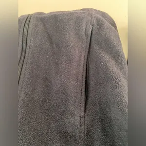 Sweatshirt with two front pockets and full zipper down thumbnail 3
