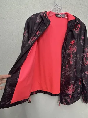 New Balance Women Windbreaker Jacket Size Medium Pink Burgundy Hooded Full Zip thumbnail 3