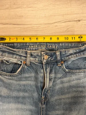 American Eagle Strigid Ripped Mom Jeans Size 4 Short High Rise Distressed Denim thumbnail 2