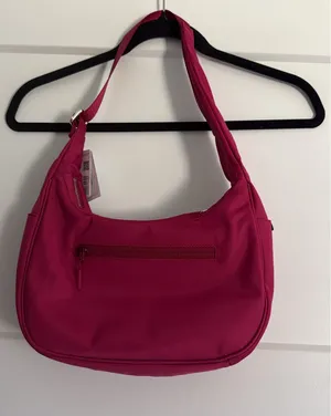 Lululemon City Essentials 4L Shoulder Bag thumbnail 4