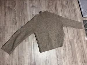 Abercrombie & fitch sweater thumbnail 2