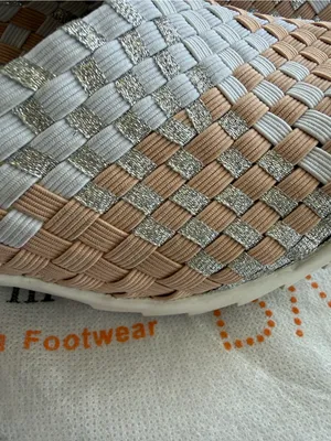 bernie mev. Catwalk Woven Slip-On Flats in Beige and White thumbnail 2