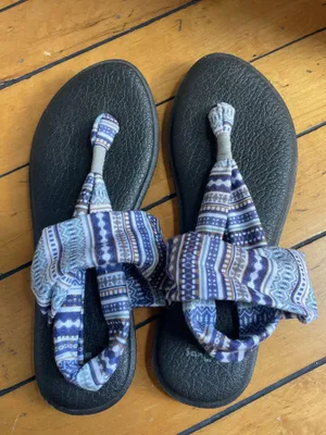 Sanuk Sandals thumbnail 1