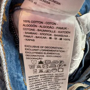 NWT Levi's Premium Wedgie Icon Fit Jeans in Medium‎ Blue Size 25 thumbnail 12