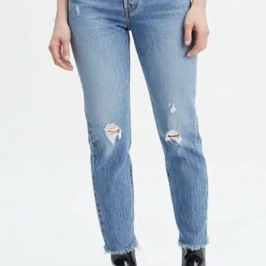 Levi’s Wedgie Cropped Ankle High Rise Distressed Raw Hem Jeans High Waisted 27 thumbnail 5