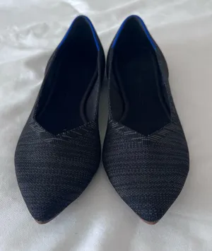 Rothy’s Women’s 10.5 Black Charcoal Pointed Toe Knit Ballet Flats Blue Trim thumbnail 1