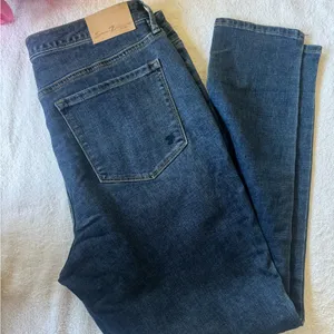 Seven7 women’s Deep Indigo Skinny Jeans thumbnail 3