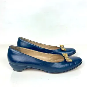 FERRAGAMO Vintage Navy Blue Leather Shoes Heels Brass Bows - Size 8.5 AAAA thumbnail 3