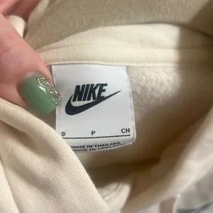 ✨Nike Dallas Cowboys Women's Cream Dove Legacy Pullover Sz Small Hoodie✨ thumbnail 6