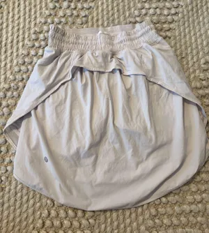 Lululemon Size 2 white hottie, hot style skirt thumbnail 2