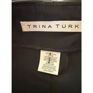 Trina Turk Black Leather Shorts Sz 4 Pockets Side Zip Winter Concert Vibes thumbnail 4