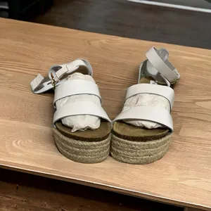 Steve Madden White Platform Sandal Sz 8 thumbnail 4