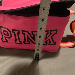 PINK Victoria’s Secret lunch bag thumbnail 4