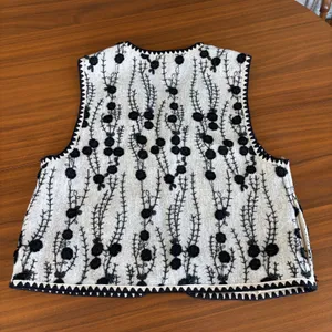 Entro Embroidered Floral Vest Small Tassel Tie Boho Cottage Grandma Chic Fall thumbnail 7