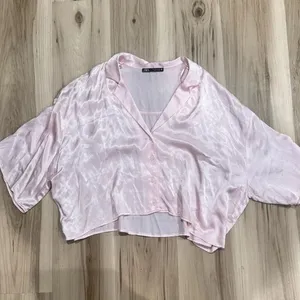 Zara Pink Satin Effect Crop Top Button Up Blouse Women’s Small thumbnail 2