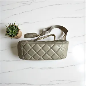 Steve Madden SM Quilted Shoulder Bag‎ Convertible Crossbody Purse Grey thumbnail 4