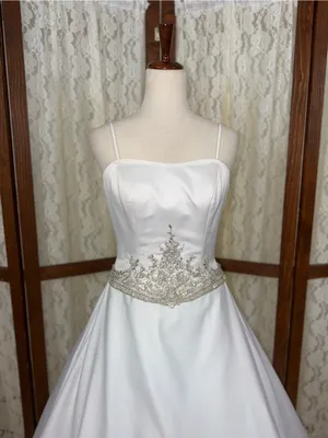 Stunning Vintage Y2K Mary’s Bridal Satin Wedding Gown thumbnail 2