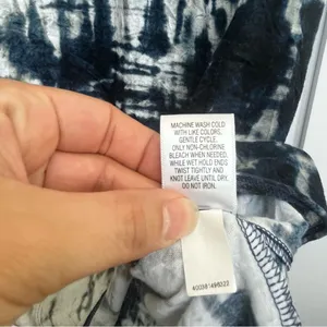 Vera Wang Abstract Tie-Dye Tee - Medium thumbnail 6