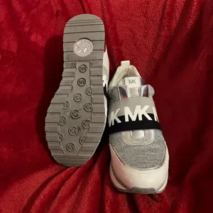 Michael Kors Teddi Trainer thumbnail 4