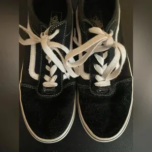 Black Old School Vans‎ Youth Size 6 W7 thumbnail 13