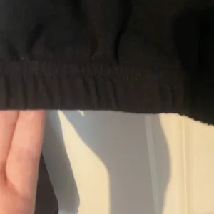 Black Cropped Sweater Size M thumbnail 3