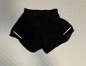 Lululemon Shorts Hotty Hot thumbnail 1