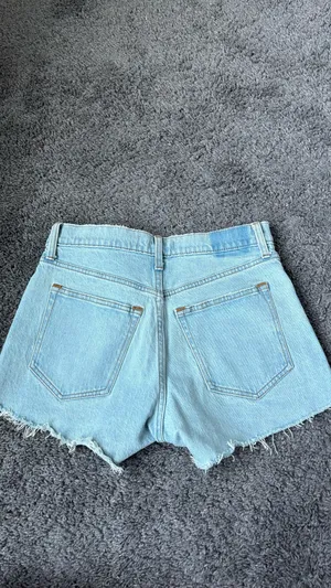 Abercrombie The 90s Relaxed Cut-Off Shorts thumbnail 5