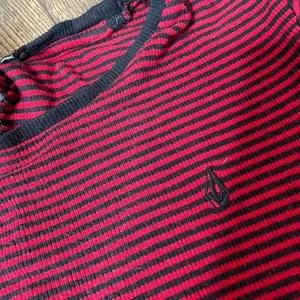 Volcom Red Black Striped Lettuce Trim T Shirt Women Small Ribbed Short Sleeve thumbnail 2