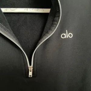 Alo Yoga Accolade 1/4 Zip Pullover Black M thumbnail 3