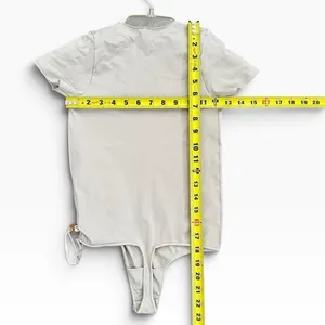 SKIMS Essential Crew Neck T-Shirt Thong Bodysuit stone size Small/medium thumbnail 5