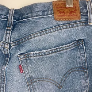 ✨Levi's Original Fit High-Rise Women's Jean Sz 32 Shorts✨ thumbnail 6