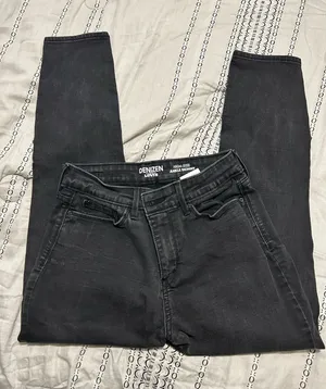 Levi’s Women’s Black Skinny Jeans - High Rise Ankle thumbnail 1