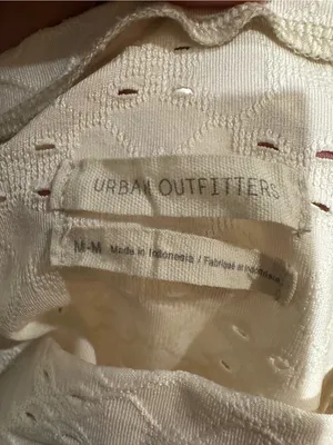 Urban Outfitters Mock Turtleneck Structured Long Sleeve – Size Medium thumbnail 8