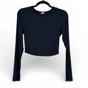 Sunday Best Revolve Black Cropped Shirt Womens M Classic Staple Minimalist Top thumbnail 2