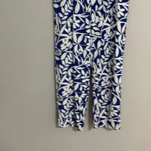 Calvin Klein women's pants Sz M blue and white thumbnail 3