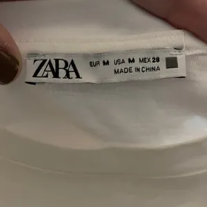 🎉4 for $20 Zara White Puff Sleeve Top, Medium thumbnail 4